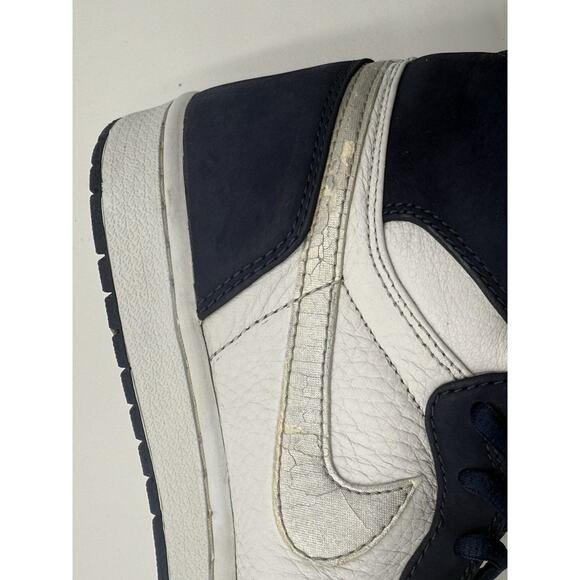 Athletic_Shoes